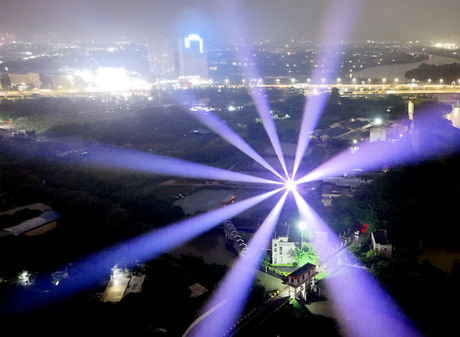 Outdoor Waterproof Laser Beam Moving Head Light 7.jpg